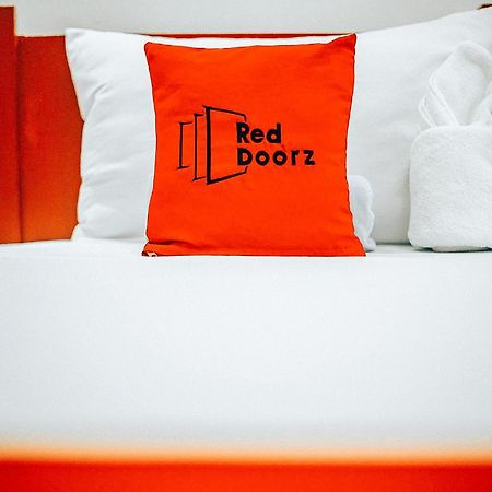 Reddoorz At S & L Apartelle Daraga Albay レガスピ エクステリア 写真