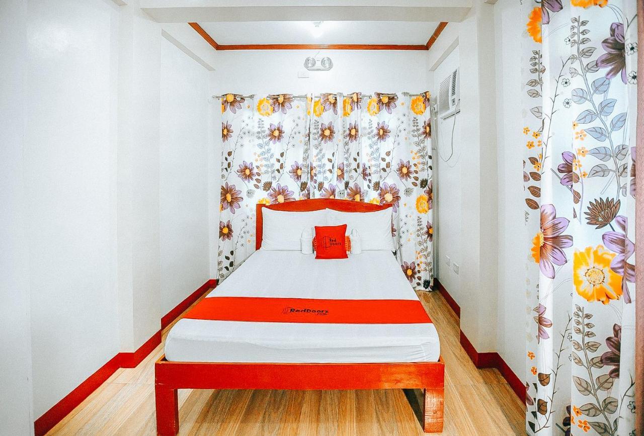 Reddoorz At S & L Apartelle Daraga Albay レガスピ エクステリア 写真
