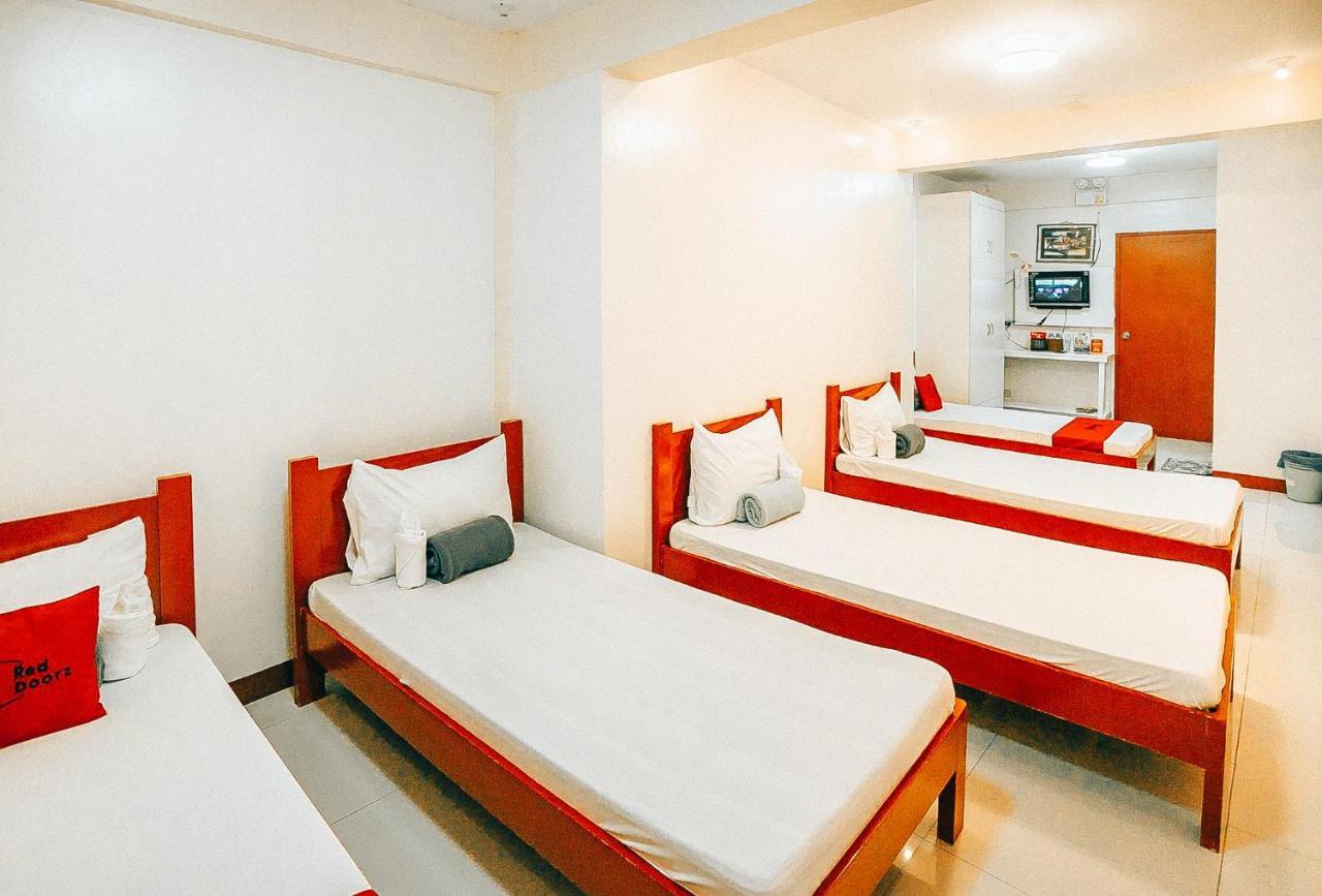 Reddoorz At S & L Apartelle Daraga Albay レガスピ エクステリア 写真