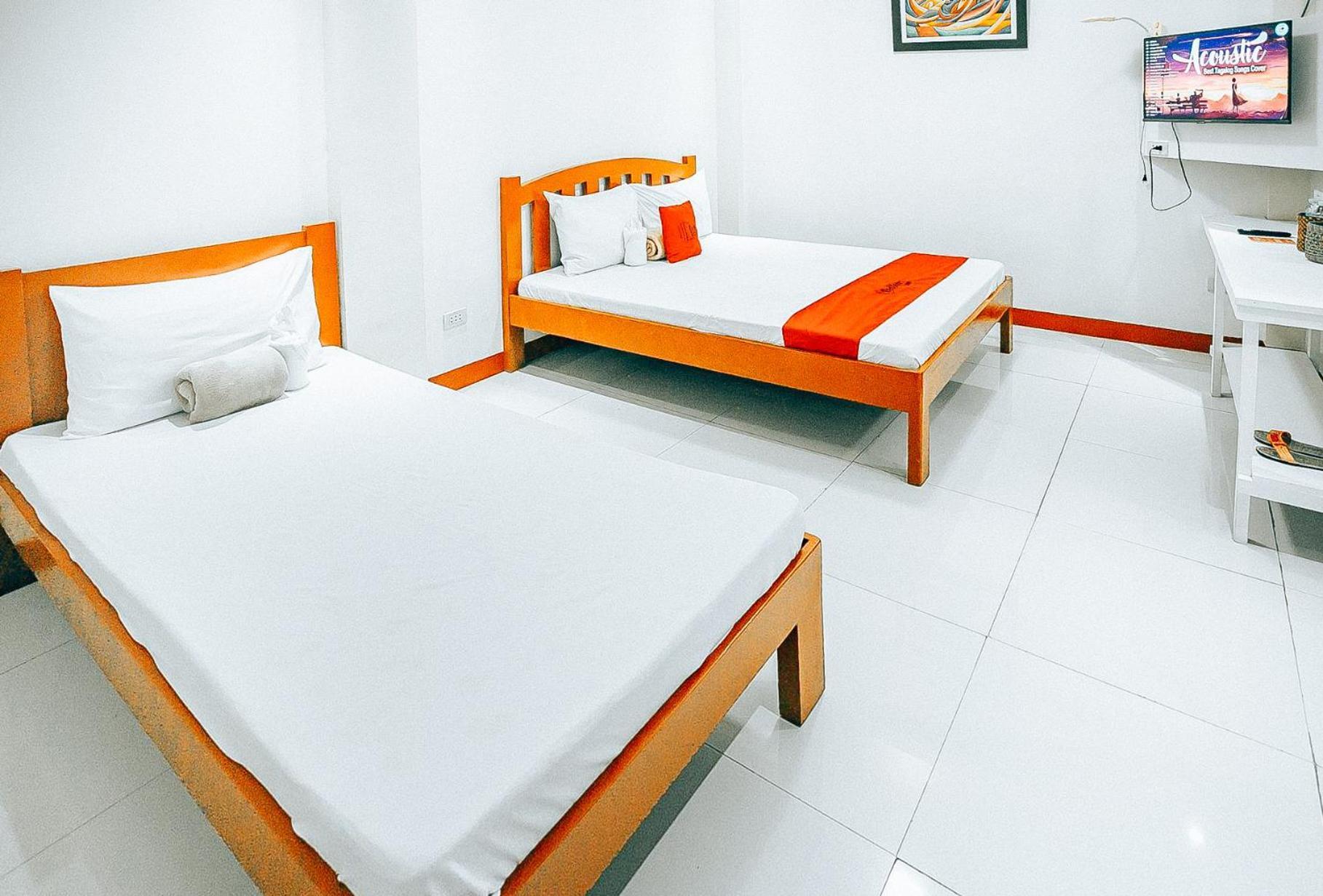 Reddoorz At S & L Apartelle Daraga Albay レガスピ エクステリア 写真
